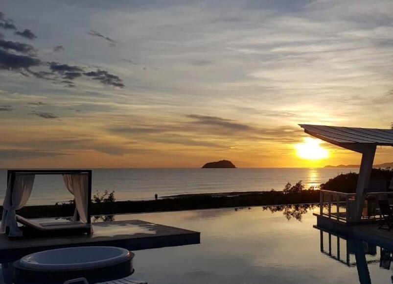 Ape Estilo Resort C/ Pe Na Areia E Vista Mar, Proximo Ao Beto Carrero Picarras Luaran gambar