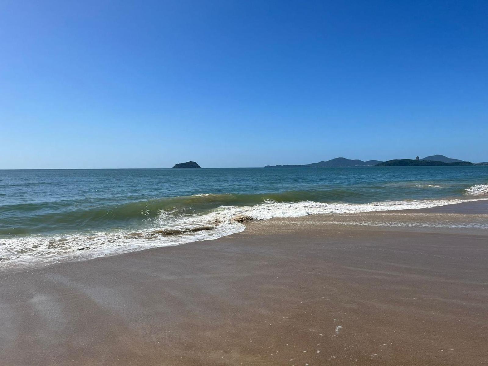 Ape Estilo Resort C/ Pe Na Areia E Vista Mar, Proximo Ao Beto Carrero Picarras Luaran gambar